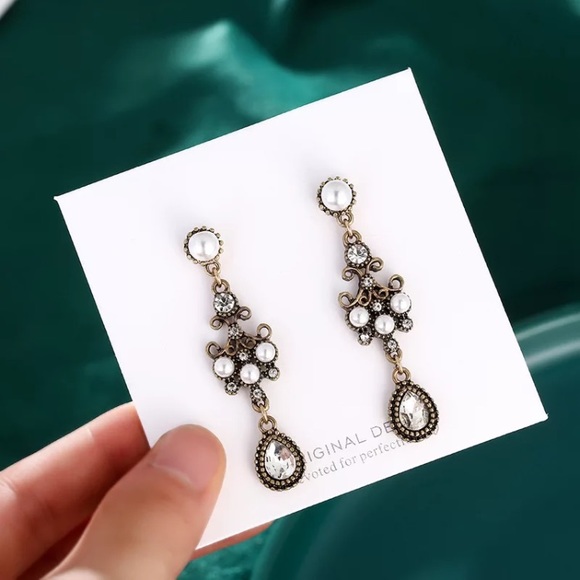 Beautiful very shiny ethnic drop earrings! - Picture 1 of 1